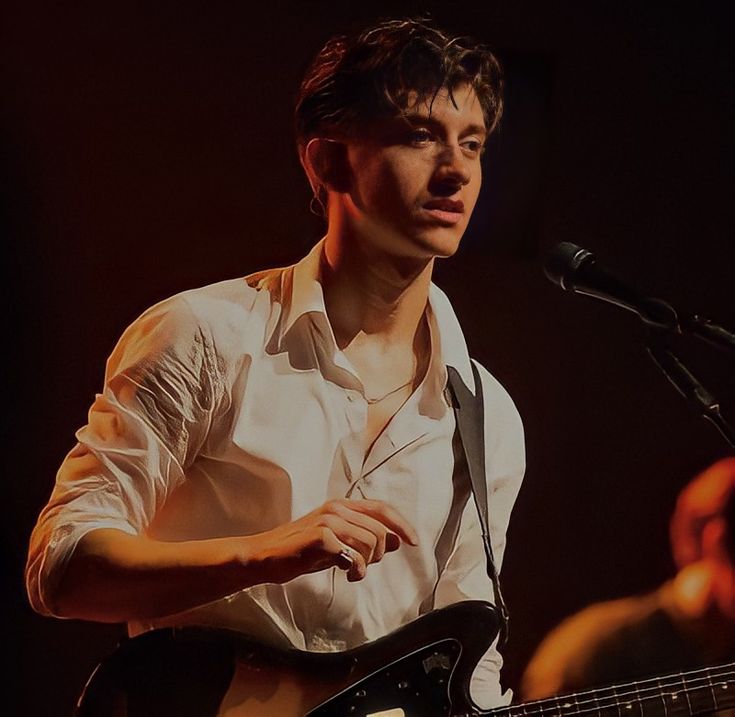 Alex Turner (2).jpg, 54kB